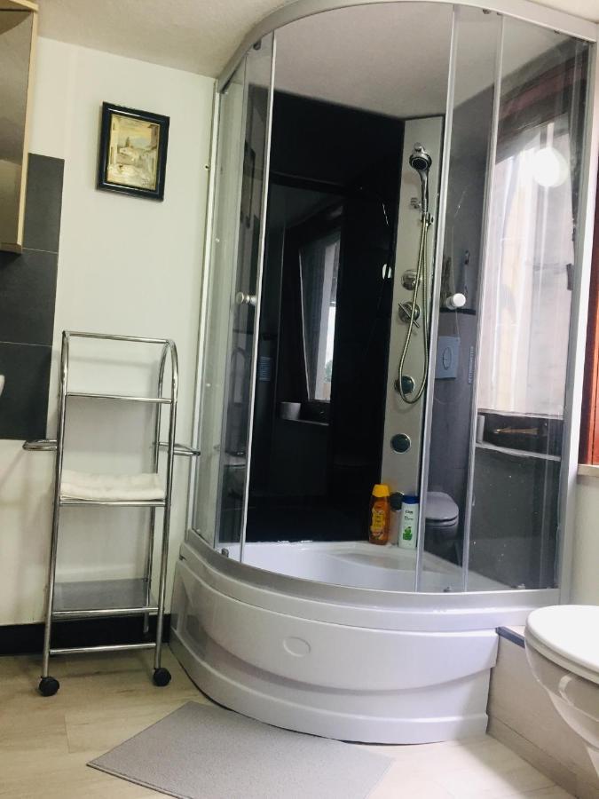 Monteurwohnung, 2 Zimmer, Kueche,Bad Staufenberg  المظهر الخارجي الصورة